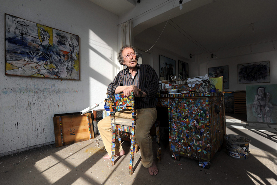 Armin Sandig. In seinem Atelier fotografiert von Michael Zapf