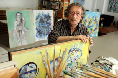 Armin Sandig in seinem Atelier. Fotografiert von Michael Zapf, 2009.